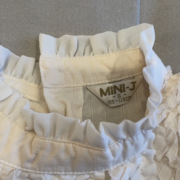 Girls sz6 ruffled long sleeve shirt - Picture 3 of 7